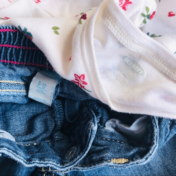 Old Navy Floral Onesie And Jeans Set - 6-12M - Picture 3 of 3